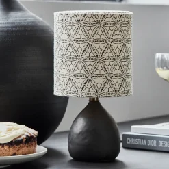 House Doctor Schlafzimmerbeleuchtung|Beleuchtung|Tischleuchte, HDFlores, Schwarz