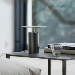 House Doctor Schlafzimmerbeleuchtung|Beleuchtung|Tischleuchte, Tacker, Gunmetal-Grau