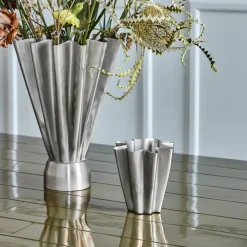 House Doctor Heimdekor|Vasen|Vase, HDFlood, Gebürstetes Silber-Finish